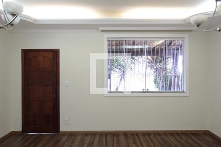 Sala de casa à venda com 4 quartos, 313m² em Planalto, Belo Horizonte