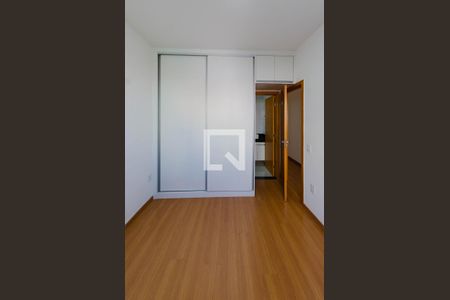 Suíte de apartamento à venda com 2 quartos, 70m² em Nova Suíça, Belo Horizonte