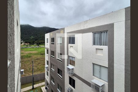 Vista Sala de apartamento para alugar com 2 quartos, 43m² em Recreio dos Bandeirantes, Rio de Janeiro