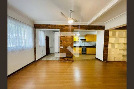 Sala de casa à venda com 2 quartos, 136m² em Cosme Velho, Rio de Janeiro