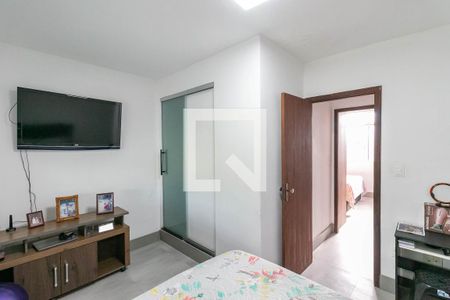 Quarto de casa à venda com 2 quartos, 150m² em João Pinheiro, Belo Horizonte