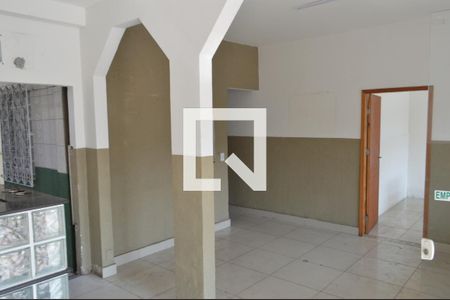 Sala de casa à venda com 3 quartos, 250m² em Taquara, Rio de Janeiro