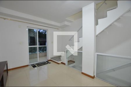 Sala de casa para alugar com 3 quartos, 120m² em Vila Valqueire, Rio de Janeiro