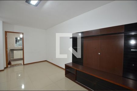 Sala de casa para alugar com 3 quartos, 120m² em Vila Valqueire, Rio de Janeiro