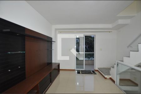 Sala de casa para alugar com 3 quartos, 120m² em Vila Valqueire, Rio de Janeiro