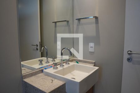 Banheiro da Suite 1 de apartamento à venda com 2 quartos, 69m² em Pinheiros, São Paulo