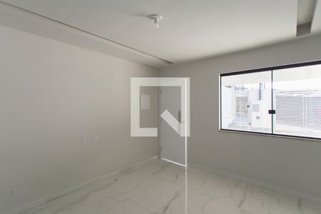 Sala de casa à venda com 3 quartos, 142m² em Floramar, Belo Horizonte