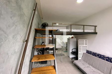 Sala/Quarto de kitnet/studio à venda com 1 quarto, 30m² em Catete, Rio de Janeiro