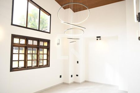 Sala de casa de condomínio para alugar com 6 quartos, 285m² em São Paulo Ii, Cotia