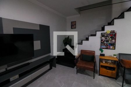 Sala de casa à venda com 2 quartos, 70m² em Jardim Mimar, São Paulo