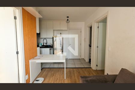 Sala / Cozinha de apartamento para alugar com 2 quartos, 37m² em Vila Inglesa, São Paulo