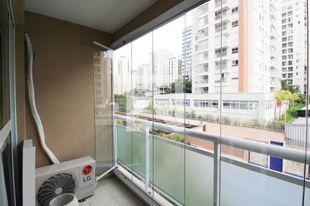 Varanda  de kitnet/studio à venda com 1 quarto, 60m² em Vila Olímpia, São Paulo