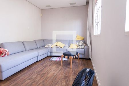 Sala de TV de casa à venda com 5 quartos, 250m² em Ouro Preto, Belo Horizonte