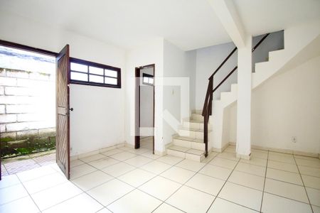 Sala de casa para alugar com 3 quartos, 120m² em Itapuã, Salvador