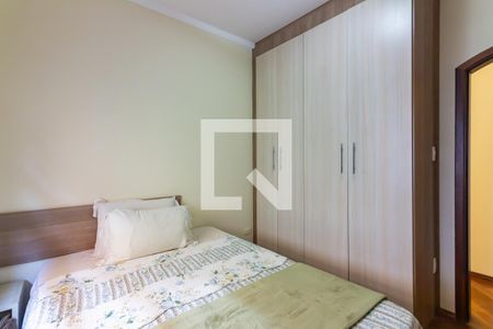 Casa à venda com 230m², 5 quartos e 2 vagas Casa à venda com 230m², 5 quartos e 2 vagasQuarto 4