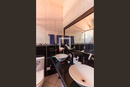 Casa à venda com 230m², 5 quartos e 2 vagas Casa à venda com 230m², 5 quartos e 2 vagasBanheiro da Suíte