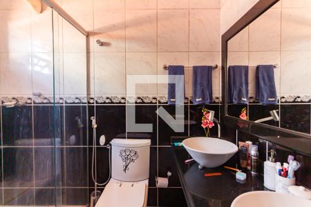 Casa à venda com 230m², 5 quartos e 2 vagas Casa à venda com 230m², 5 quartos e 2 vagasBanheiro da Suíte