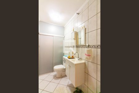 Casa à venda com 230m², 5 quartos e 2 vagas Casa à venda com 230m², 5 quartos e 2 vagasBanheiro 1