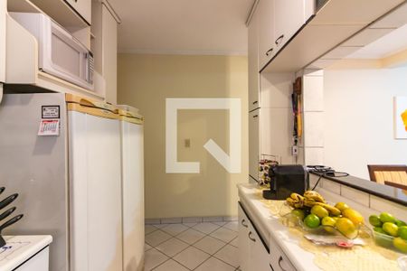 Cozinha  de casa à venda com 5 quartos, 230m² em Bussocaba, Osasco