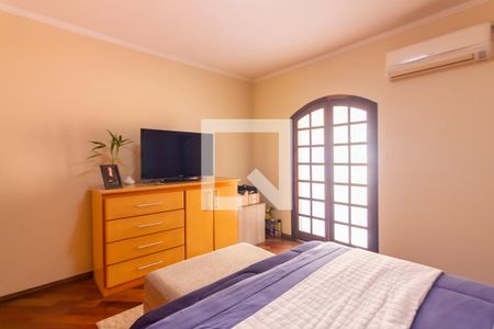 Casa à venda com 230m², 5 quartos e 2 vagas Casa à venda com 230m², 5 quartos e 2 vagasSuíte