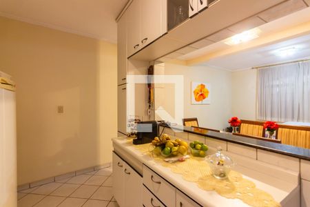 Cozinha  de casa à venda com 5 quartos, 230m² em Bussocaba, Osasco