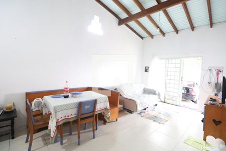 Sala de casa à venda com 2 quartos, 150m² em Mato Grande, Canoas