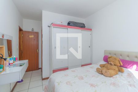 Quarto 3 de casa à venda com 3 quartos, 135m² em Sagrada Família, Belo Horizonte