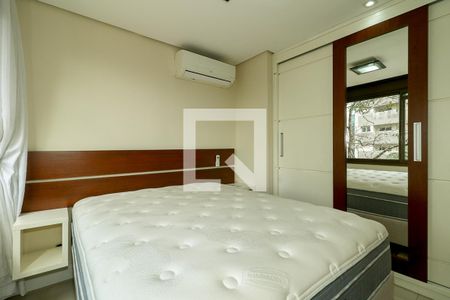 Quarto de apartamento à venda com 1 quarto, 52m² em Três Figueiras, Porto Alegre