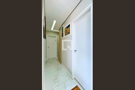 Corredor dos Dormitórios de apartamento à venda com 3 quartos, 106m² em Jardim Flor da Montanha, Guarulhos