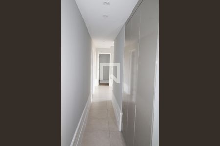 Corredor de apartamento à venda com 3 quartos, 149m² em Jardim Madalena, Campinas