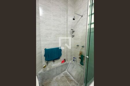 Banheiro de apartamento à venda com 1 quarto, 48m² em Copacabana, Rio de Janeiro