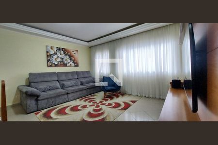 Sala de casa para alugar com 3 quartos, 193m² em Vila Curuçá, Santo André