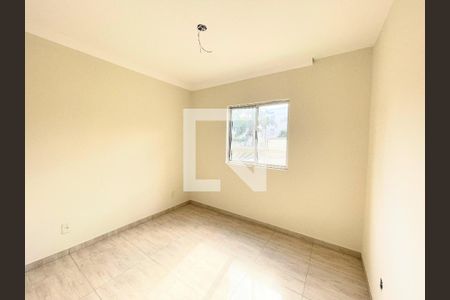 Quarto de apartamento à venda com 2 quartos, 58m² em Morro do Confisco, Contagem