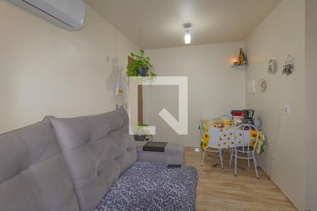 Sala de apartamento à venda com 2 quartos, 44m² em Guajuviras, Canoas