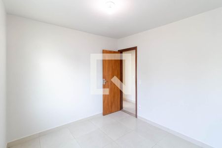 Quarto 1 de apartamento à venda com 2 quartos, 60m² em Piratininga, Belo Horizonte