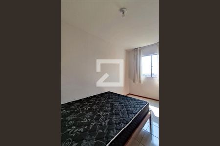 Suíte de apartamento para alugar com 2 quartos, 63m² em Capão Raso, Curitiba