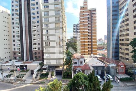 Vista da Sala de apartamento à venda com 3 quartos, 140m² em Cambuí, Campinas