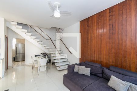 Casa frente - Sala de casa à venda com 5 quartos, 180m² em Olaria, Rio de Janeiro