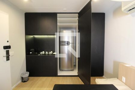 Sala/Cozinha de apartamento para alugar com 2 quartos, 70m² em Itaim Bibi, São Paulo