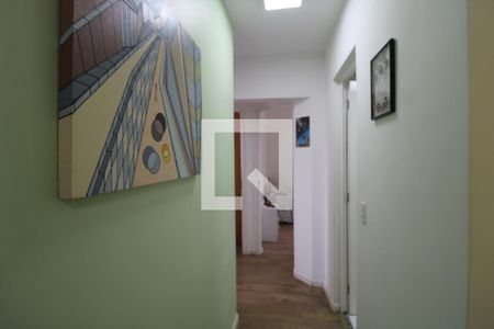 Corredor de apartamento para alugar com 3 quartos, 64m² em Vila Emir, São Paulo