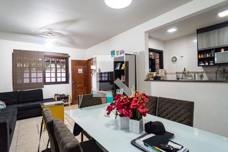 Sala de casa para alugar com 2 quartos, 120m² em Maravista, Niterói