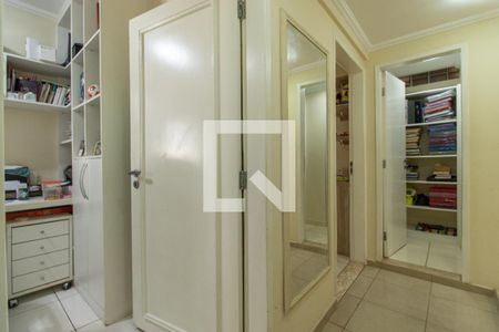 Corredor  de apartamento à venda com 3 quartos, 137m² em Aclimação, São Paulo