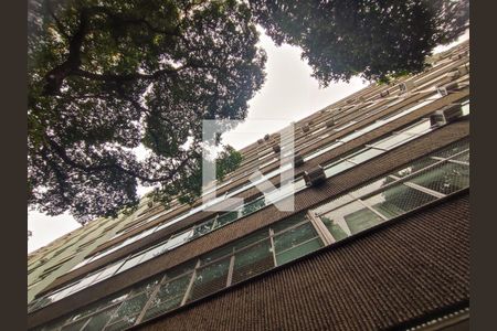 Apartamento à venda com 235m², 4 quartos e 1 vaga Apartamento à venda com 235m², 4 quartos e 1 vagaFachada