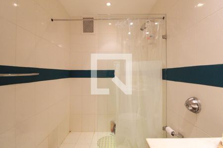 Apartamento à venda com 235m², 4 quartos e 1 vaga Apartamento à venda com 235m², 4 quartos e 1 vagaBanheiro social