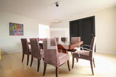 Apartamento à venda com 235m², 4 quartos e 1 vaga Apartamento à venda com 235m², 4 quartos e 1 vagaSala de jantar