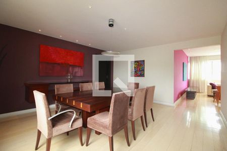 Apartamento à venda com 235m², 4 quartos e 1 vaga Apartamento à venda com 235m², 4 quartos e 1 vagaSala de jantar