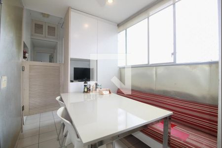 Apartamento à venda com 235m², 4 quartos e 1 vaga Apartamento à venda com 235m², 4 quartos e 1 vagaCopa da cozinha