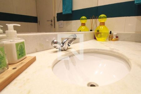 Apartamento à venda com 235m², 4 quartos e 1 vaga Apartamento à venda com 235m², 4 quartos e 1 vagaBanheiro social