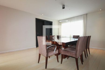 Apartamento à venda com 235m², 4 quartos e 1 vaga Apartamento à venda com 235m², 4 quartos e 1 vagaSala de jantar