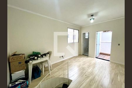 Sala do andar superior de apartamento para alugar com 2 quartos, 96m² em Vila Garcia, Jundiaí